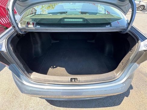 Used 2020 Toyota Corolla LE FWD image 23
