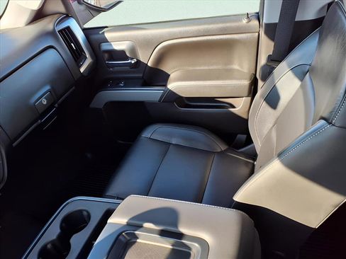 Used 2018 Chevrolet Silverado 1500 LT w/ All Star Edition image 15