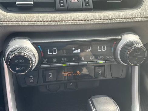 Used 2022 Toyota RAV4 XLE Premium AWD/4WD image 21