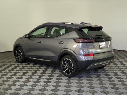 Used 2023 Chevrolet Bolt EUV Premier FWD image 4