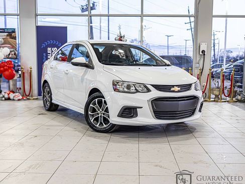 Used 2017 Chevrolet Sonic LT w/ Convenience Package image 3