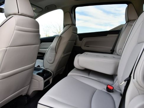 Used 2025 Honda Odyssey Touring image 18