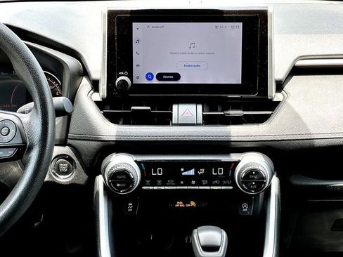 Used 2025 Toyota RAV4 XLE FWD image 29