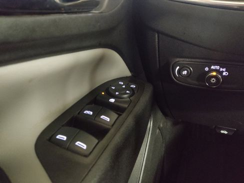 Used 2024 Chevrolet Equinox LS w/ LS Convenience Package FWD image 27