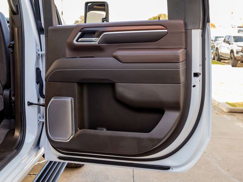 Used 2025 GMC Sierra 3500 Denali w/ Denali Reserve Package image 37