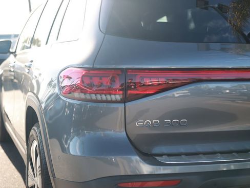 Used 2023 Mercedes-Benz EQB 300 4MATIC w/ Exclusive Package image 13