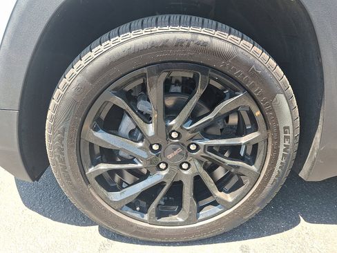 Used 2023 GMC Terrain SLE w/ Elevation Edition AWD/4WD image 9