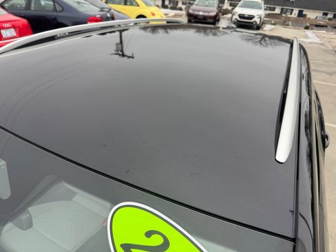 Certified 2025 Volkswagen Tiguan SE image 25