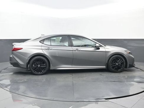 Used 2025 Toyota Camry SE w/ Convenience Package FWD image 2