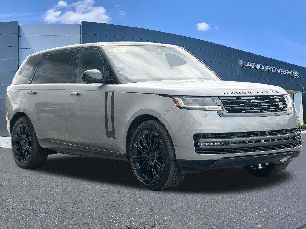 New 2026 Land Rover Range Rover Long Wheelbase SE AWD/4WD image 3