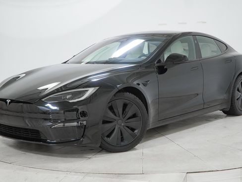 Used 2023 Tesla Model S Plaid image 1