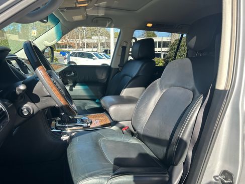 Used 2017 INFINITI QX80 4WD w/ Driver Assistance Package image 12