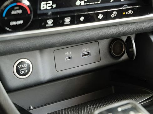 Used 2023 Nissan Rogue SV FWD image 9