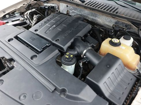 Used 2007 Lincoln Navigator Luxury Sport Utility 4D image 52