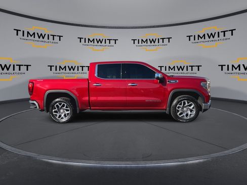 Used 2024 GMC Sierra 1500 SLT image 2