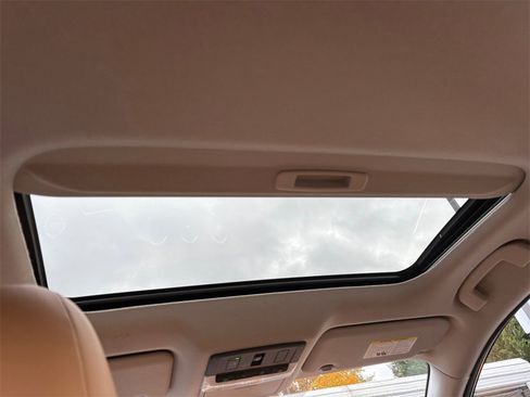 New 2025 Nissan Sentra SV w/ SV Premium Package image 18