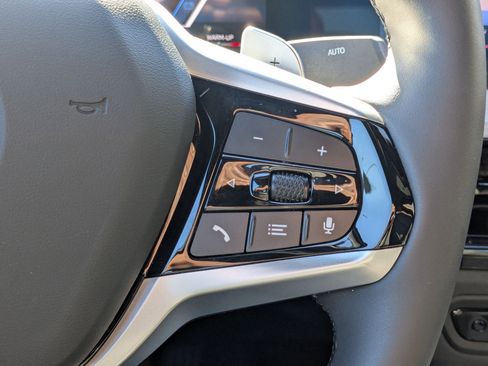 Used 2025 BMW 330i Sedan w/ Convenience Package image 19