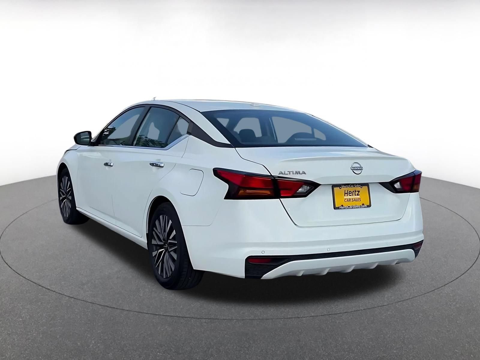 Used 2025 Nissan Altima 2.5 SV FWD image 10