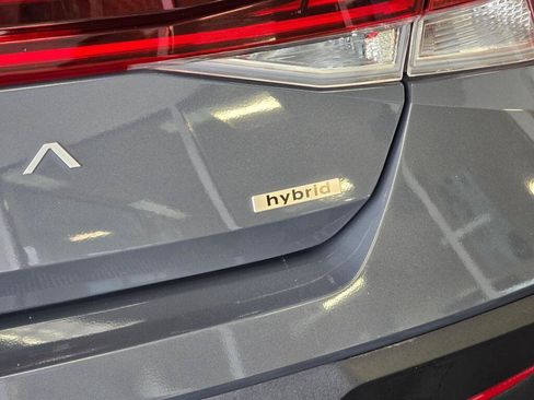 Used 2025 Hyundai Elantra SEL FWD image 13