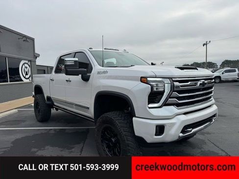 Used 2024 Chevrolet Silverado 2500 High Country w/ High Country Premium Package image 2