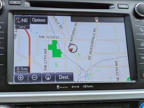 Used 2018 Toyota Highlander Limited Platinum FWD image 21