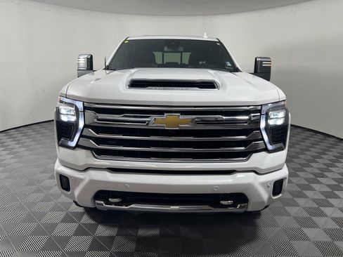 Used 2024 Chevrolet Silverado 2500 High Country w/ LPO, Dark Essentials Package AWD/4WD image 2