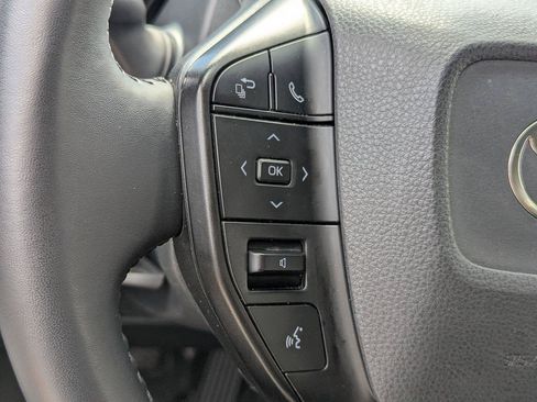 Used 2025 Toyota Prius LE FWD image 15