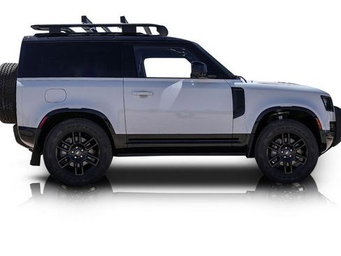 Used 2023 Land Rover Defender 90 X-Dynamic SE image 2