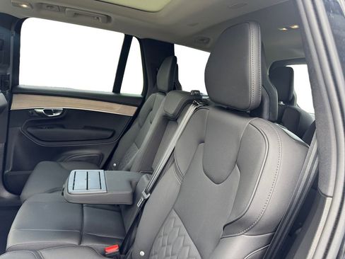 Certified 2025 Volvo XC90 B5 Plus AWD/4WD image 23