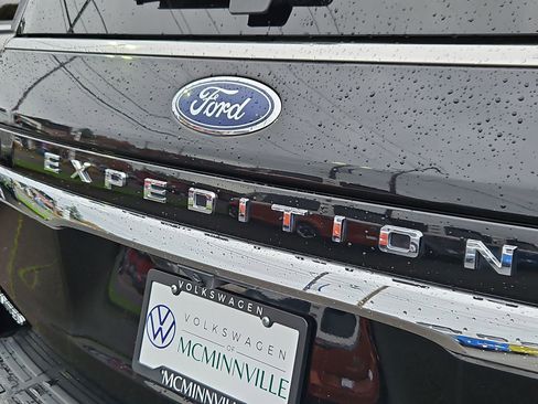 Used 2024 Ford Expedition Limited image 28