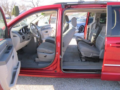 Used 2009 Dodge Grand Caravan SXT w/ Entertainment Group 2 image 7