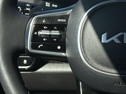 Used 2025 Kia Carnival SX Prestige FWD image 36