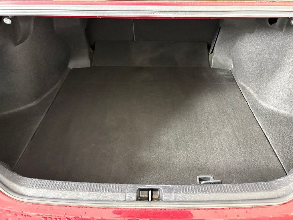 Used 2020 Toyota Camry LE w/ Convenience Package FWD image 33