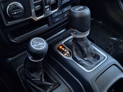 Used 2022 Jeep Wrangler Unlimited Sport AWD/4WD image 23