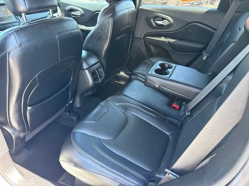 Used 2014 Jeep Cherokee Limited w/ Luxury Group AWD/4WD image 20