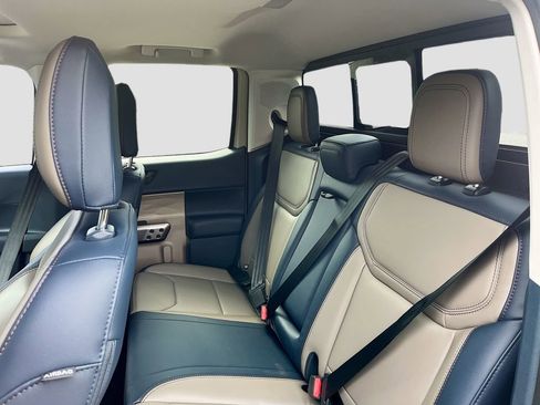 Used 2025 Ford Maverick Lariat AWD/4WD image 24