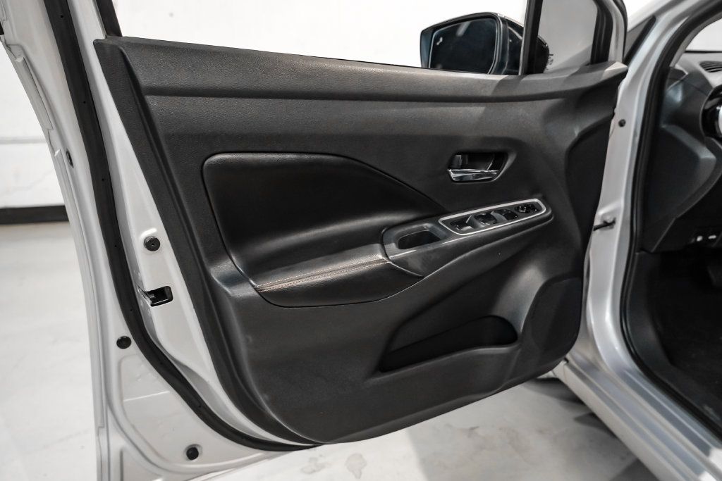 Used 2020 Nissan Versa SR FWD image 37