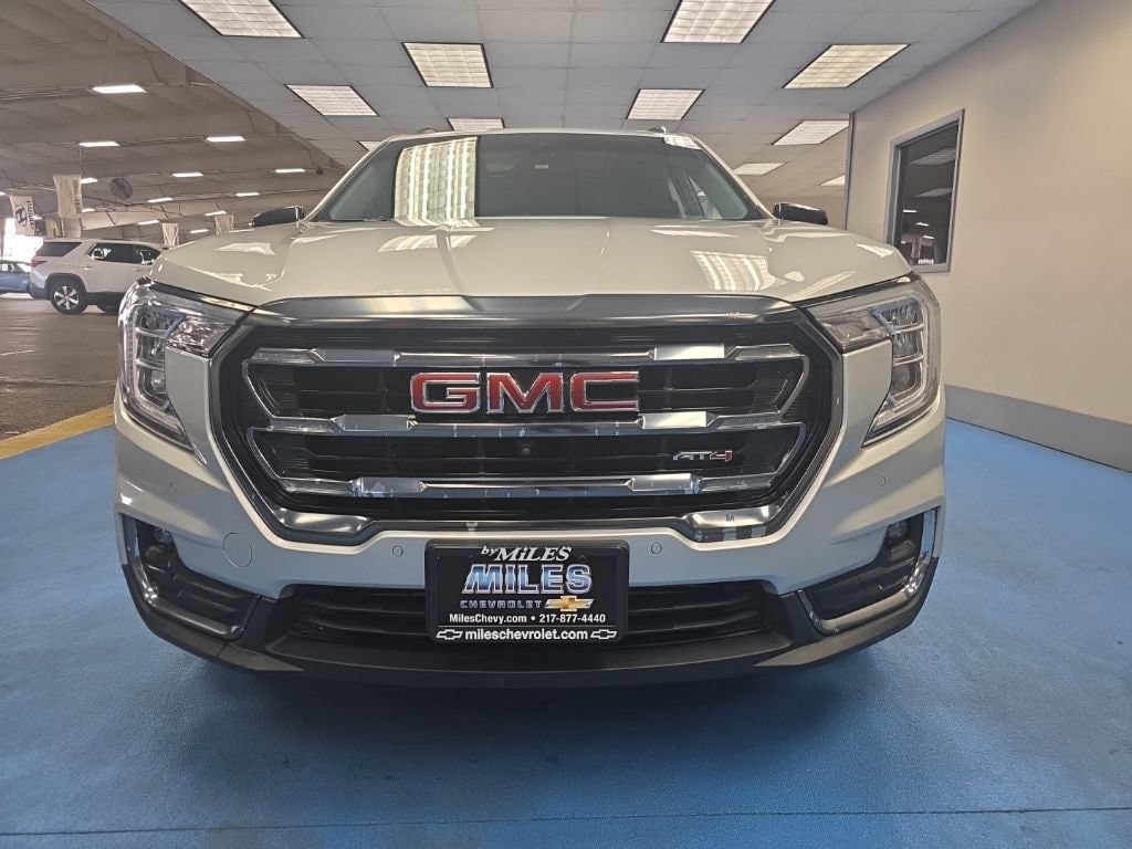 Certified 2022 GMC Terrain AT4 w/ Infotainment Package II AWD/4WD image 9