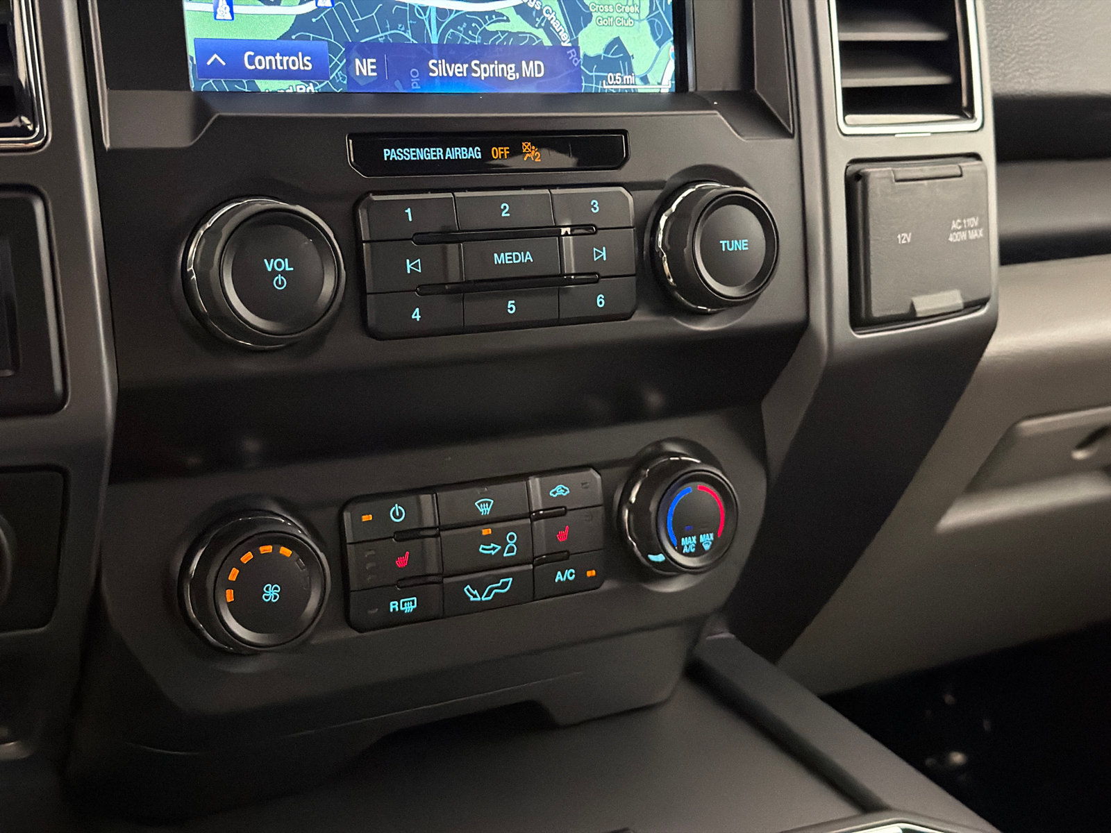 Used 2019 Ford F150 XLT w/ Equipment Group 302A Luxury AWD/4WD image 27