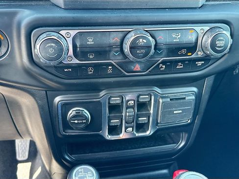 Used 2021 Jeep Wrangler Unlimited Sport image 17