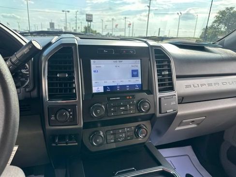 Used 2022 Ford F250 XLT w/ XLT Premium Package AWD/4WD image 2