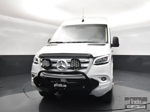 Used 2020 Mercedes-Benz Sprinter 2500 image 58