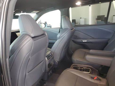Used 2026 Lexus TX 500h AWD w/ Technology Package image 12