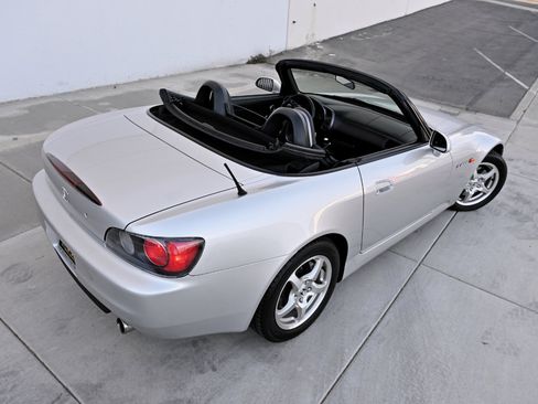 Used 2002 Honda S2000 image 37