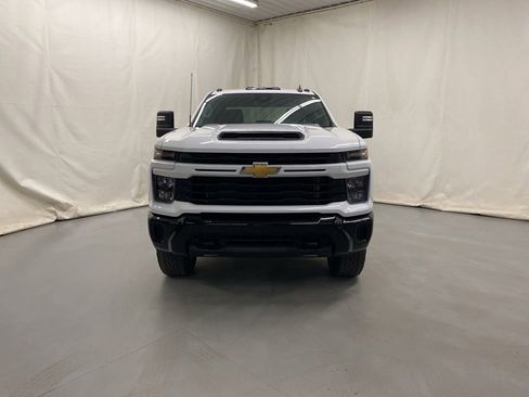 Used 2024 Chevrolet Silverado 2500 Custom w/ Custom Value Package AWD/4WD image 3