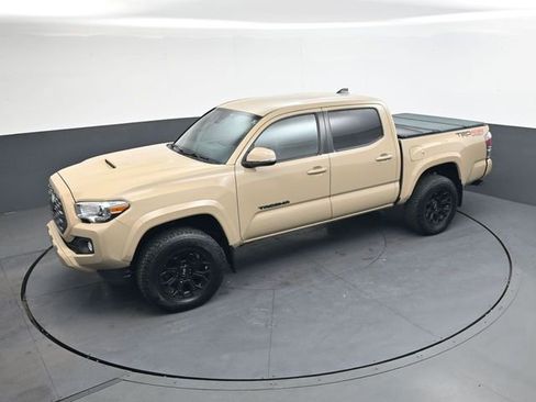 Used 2020 Toyota Tacoma TRD Sport AWD/4WD image 25