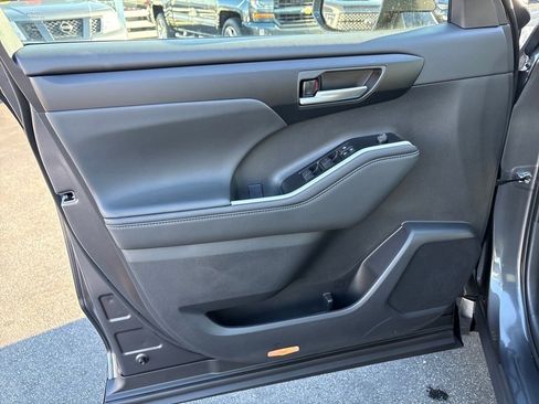 New 2025 Toyota Highlander XSE image 20