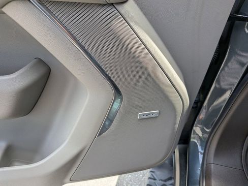 Used 2021 Chevrolet Tahoe Z71 image 23