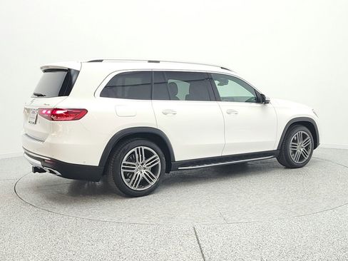 Used 2024 Mercedes-Benz GLS 450 4MATIC image 5