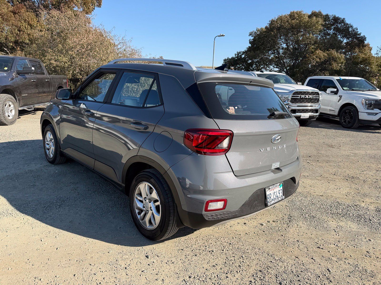 Used 2020 Hyundai Venue SEL FWD image 3